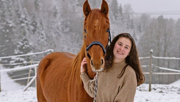 Svenja Valentin ist Svenja Valentin ist im 1. Lehrjahr auf dem Milchviehbetrieb der Familie Nyffeler. Der Hof befindet sich in Diegten BL.